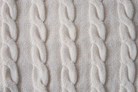 縮んだニットを戻すには