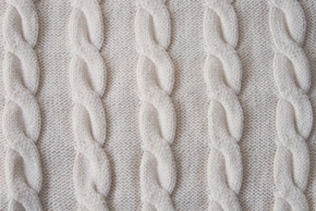 縮んだニットを戻すには