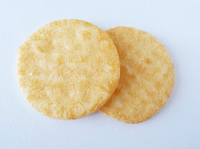 湿気たせんべいは炊き込みご飯に