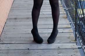 ストッキングで糸くずとり