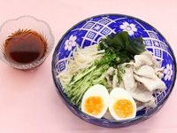 具だくさんの冷やしうどん