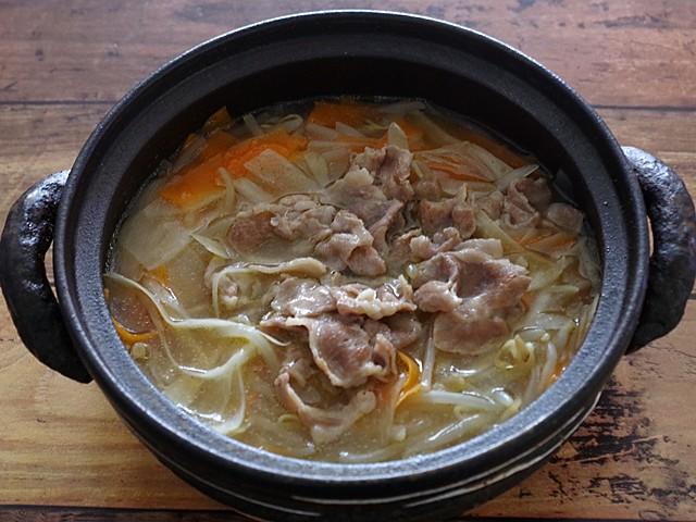 根野菜と豚肉の酢鍋