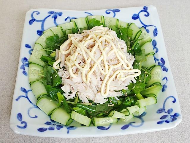 チキンと夏野菜のサラダ